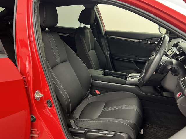 ホンダ シビック ハッチバック 熊本県 2018(平30)年 6.3万km フレームレッド 純正SDナビ/Apple CarPlay/バックカメラ/Bluetooth/クルーズコントロール/パドルシフト/シートヒーター/純正アルミホイール/純正フロアマット/ETC/スマートキー/ISOFIX