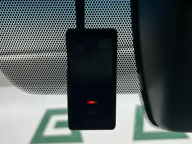 トヨタ アルファード S 鹿児島県 2020(令2)年 5.8万km ホワイトパールクリスタルシャイン 純正ナビ/(フルセグTV/Bluetooth/DVD/CD)/バックカメラ/フリップダウンモニター/トヨタセーフティセンス/　・プリクラッシュセーフティー/　・レーントレーシングアシスト/　・レーダークルーズコントロール/　・ロードサインアシスト/　・オートマチックハイビーム/　・先行者発信告知機能/電動パーキングブレーキ/オートホールド/TVキャンセラー/LEDヘッドライト/LEDフォグランプ/革巻きステアリングリモコン/純正アルミホイール/純正フロアマット/LEDヘッドライト