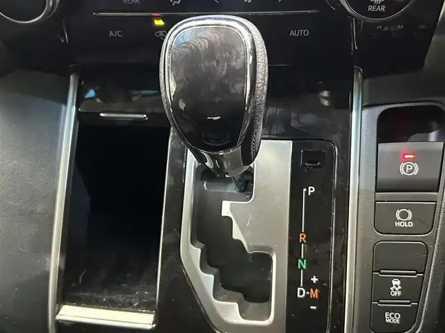 トヨタ アルファード S 鹿児島県 2020(令2)年 5.8万km ホワイトパールクリスタルシャイン 純正ナビ/(フルセグTV/Bluetooth/DVD/CD)/バックカメラ/フリップダウンモニター/トヨタセーフティセンス/　・プリクラッシュセーフティー/　・レーントレーシングアシスト/　・レーダークルーズコントロール/　・ロードサインアシスト/　・オートマチックハイビーム/　・先行者発信告知機能/電動パーキングブレーキ/オートホールド/TVキャンセラー/LEDヘッドライト/LEDフォグランプ/革巻きステアリングリモコン/純正アルミホイール/純正フロアマット/LEDヘッドライト