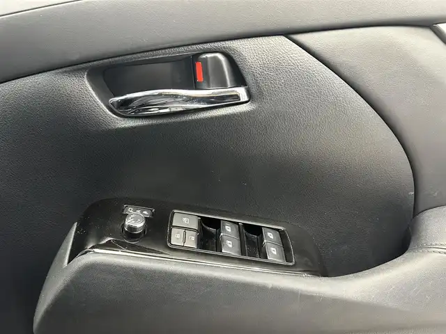 トヨタ アルファード S 鹿児島県 2020(令2)年 5.8万km ホワイトパールクリスタルシャイン 純正ナビ/(フルセグTV/Bluetooth/DVD/CD)/バックカメラ/フリップダウンモニター/トヨタセーフティセンス/　・プリクラッシュセーフティー/　・レーントレーシングアシスト/　・レーダークルーズコントロール/　・ロードサインアシスト/　・オートマチックハイビーム/　・先行者発信告知機能/電動パーキングブレーキ/オートホールド/TVキャンセラー/LEDヘッドライト/LEDフォグランプ/革巻きステアリングリモコン/純正アルミホイール/純正フロアマット/LEDヘッドライト