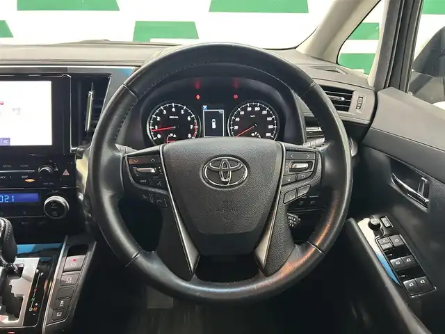 トヨタ アルファード S 鹿児島県 2020(令2)年 5.8万km ホワイトパールクリスタルシャイン 純正ナビ/(フルセグTV/Bluetooth/DVD/CD)/バックカメラ/フリップダウンモニター/トヨタセーフティセンス/　・プリクラッシュセーフティー/　・レーントレーシングアシスト/　・レーダークルーズコントロール/　・ロードサインアシスト/　・オートマチックハイビーム/　・先行者発信告知機能/電動パーキングブレーキ/オートホールド/TVキャンセラー/LEDヘッドライト/LEDフォグランプ/革巻きステアリングリモコン/純正アルミホイール/純正フロアマット/LEDヘッドライト