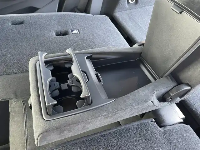 ＢＭＷ Ｘ１ 熊本県 2016(平28)年 0.9万km アルピンホワイトⅢ 純正ナビ/・AM/FM/BT/USB/CD/DVD/バックカメラ/アイドリングストップ/クルーズコントロール/オートマチックハイビーム/前後コーナーセンサー/革巻きステアリング/・ステアリングリモコン/オートライト/・LEDライト/・フォグランプ/ミラー一体型ETC/電動格納ミラー/・ウィンカーミラー/電動リアゲート/電動サイドブレーキ/・ホールドボタン/スマートキー/・スペアキー