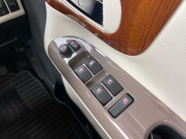 ダイハツ ムーヴ キャンバス X LTD メイクアッフ SA Ⅱ 愛知県 2016(平28)年 4.6万km パールホワイトⅢ/ナチュラルベージュマイカメタリック 2トーン 禁煙車/社外ミュージックプレイヤー【Pioneer DEH-P650】/（CD・iPod）/スマートアシストII/・衝突軽減ブレーキ/・車線逸脱警報システム/・誤発進抑制機能/・先行車発進お知らせ機能/両側パワースライドドア/横滑り防止装置/アイドリングストップ/プッシュスタート/スマートキー/スペアキー有/フロントフォグランプ/ヘッドライトレベライザー/電動格納ミラー/フロアマット/純正ドアバイザー/ベンチシート