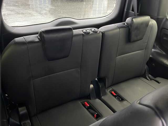 トヨタ エスクァイア Gi 三重県 2019(平31)年 4万km スパークリングブラックパールクリスタルシャイン 純正9インチナビ(CD/DVD/TV/BT)/フルセグTV/プッシュスタート/スマートキー/スペアキー/ダブルエアコン/クルーズコントロール/ETC/バックカメラ/前後ドライブレコーダー/フロアマット/両側パワースライドドア/シートヒーター/純正アルミホイール/純正フロアマット/オートライト/LEDヘッドライト/フォグライト/オートライト/オートマチックハイビーム/衝突軽減ブレーキ/車線逸脱防止/禁煙車