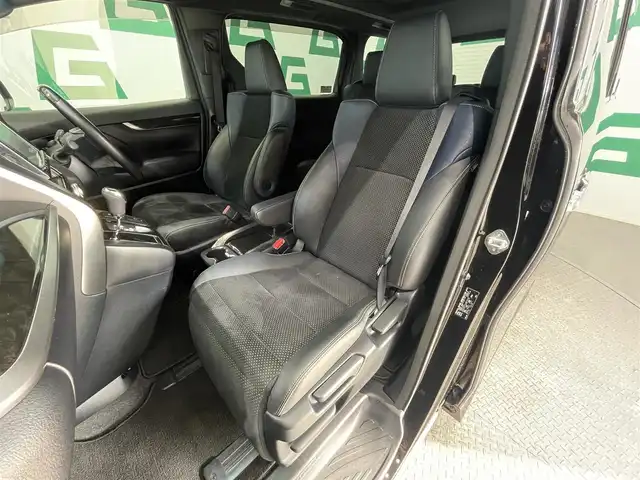 トヨタ ヴェルファイア Z Aエディション ゴールデンアイズ 鹿児島県 2016(平28)年 3.2万km バーニングブラッククリスタルシャインガラスフレーク 禁煙車/Wサンルーフ/純正９インチメモリナビ/・CD/DVD/BT/フルセグTV/・バックモニター/レーダークルーズコントロール/両側パワースライドドア/パワーバックドア/コーナーセンサー/ハーフレザーシート/ETC2.0/ウッドコンビハンドル/・ステアリングリモコン/ブレーキホールド/キセノンライト/・オートライト/・フォグランプ