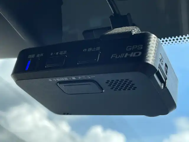 日産 ノート メダリスト X 千葉県 2017(平29)年 4.9万km オリーブグリーン 純正SDナビ/(フルセグTV/CD/DVD/Bluetooth)/アラウンドビューモニター/インナービューモニター/ドライブレコーダー/前後コーナーセンサー/ETC/レーンキープアシスト/エマージェンシーブレーキ/横滑り防止装置/オートライト/LEDヘッドライト/スマートキー/スペアキー/プッシュエンジンスタート