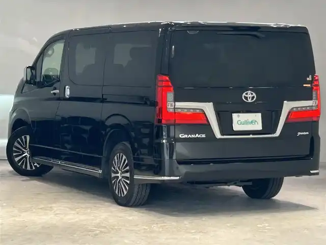 トヨタ グランエース プレミアム 宮城県 2023(令5)年 8.8万km ブラック Toyota Safety Sense/・プリクラッシュセーフティ/・レーンディパーチャーアラート/・レーダークルーズコントロール/・オートマチックハイビーム/・ロードサインアシスト/・パーキングサポートブレーキ/純正ディスプレイオーディオ/・ナビ/フルセグTV/Bluetooth/USB/・全方位カメラ/バックカメラ/・ETC2.0/・前後ドライブレコーダー/・デジタルインナーミラー/純正フリップダウンモニター/両側パワースライドドア/アイドリングストップ/ウッドコンビステアリング/・ステアリングリモコン/レザーシート/・パワーシート(全席)/・シートヒーター(全席)/プッシュスタート/・スマートキー/・スペアキー/LEDヘッドライト/・オートライト/・フォグライト/電動格納ミラー/純正17インチAW/純正フロアマット