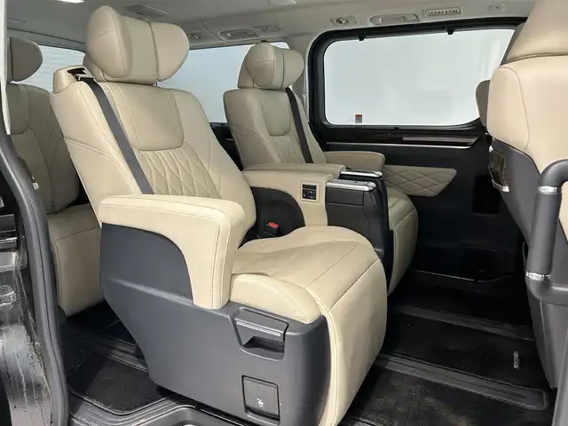 トヨタ グランエース プレミアム 宮城県 2023(令5)年 8.8万km ブラック Toyota Safety Sense/・プリクラッシュセーフティ/・レーンディパーチャーアラート/・レーダークルーズコントロール/・オートマチックハイビーム/・ロードサインアシスト/・パーキングサポートブレーキ/純正ディスプレイオーディオ/・ナビ/フルセグTV/Bluetooth/USB/・全方位カメラ/バックカメラ/・ETC2.0/・前後ドライブレコーダー/・デジタルインナーミラー/純正フリップダウンモニター/両側パワースライドドア/アイドリングストップ/ウッドコンビステアリング/・ステアリングリモコン/レザーシート/・パワーシート(全席)/・シートヒーター(全席)/プッシュスタート/・スマートキー/・スペアキー/LEDヘッドライト/・オートライト/・フォグライト/電動格納ミラー/純正17インチAW/純正フロアマット