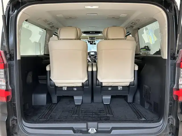 トヨタ グランエース プレミアム 宮城県 2023(令5)年 8.8万km ブラック Toyota Safety Sense/・プリクラッシュセーフティ/・レーンディパーチャーアラート/・レーダークルーズコントロール/・オートマチックハイビーム/・ロードサインアシスト/・パーキングサポートブレーキ/純正ディスプレイオーディオ/・ナビ/フルセグTV/Bluetooth/USB/・全方位カメラ/バックカメラ/・ETC2.0/・前後ドライブレコーダー/・デジタルインナーミラー/純正フリップダウンモニター/両側パワースライドドア/アイドリングストップ/ウッドコンビステアリング/・ステアリングリモコン/レザーシート/・パワーシート(全席)/・シートヒーター(全席)/プッシュスタート/・スマートキー/・スペアキー/LEDヘッドライト/・オートライト/・フォグライト/電動格納ミラー/純正17インチAW/純正フロアマット