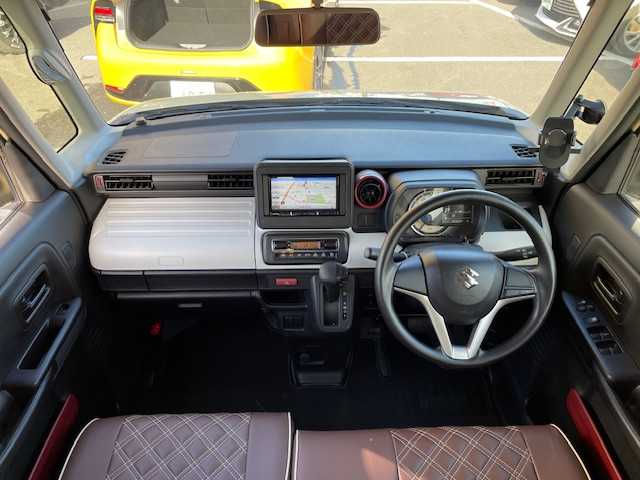 スズキ スペーシア HYBRID G 宮城県 2023(令5)年 2.7万km シフォンアイボリーM 登録時走行距離26935km/プッシュスタート/パワーステアリング/パワースライドドア/アイドリングストップ/ACC/ETC/オートライト/純正ナビ フルセグ/AM/FM・TV・USB・HDMI・BT/衝突軽減軽減ブレーキ/誤発進抑制機能/車線逸脱警告/先行発進お知らせ機能/後方自動ブレーキ/ドアバイザー