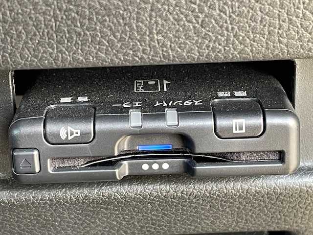 スズキ スペーシア HYBRID G 宮城県 2023(令5)年 2.7万km シフォンアイボリーM 登録時走行距離26935km/プッシュスタート/パワーステアリング/パワースライドドア/アイドリングストップ/ACC/ETC/オートライト/純正ナビ フルセグ/AM/FM・TV・USB・HDMI・BT/衝突軽減軽減ブレーキ/誤発進抑制機能/車線逸脱警告/先行発進お知らせ機能/後方自動ブレーキ/ドアバイザー