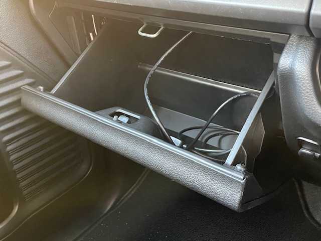 スズキ スペーシア HYBRID G 宮城県 2023(令5)年 2.7万km シフォンアイボリーM 登録時走行距離26935km/プッシュスタート/パワーステアリング/パワースライドドア/アイドリングストップ/ACC/ETC/オートライト/純正ナビ フルセグ/AM/FM・TV・USB・HDMI・BT/衝突軽減軽減ブレーキ/誤発進抑制機能/車線逸脱警告/先行発進お知らせ機能/後方自動ブレーキ/ドアバイザー