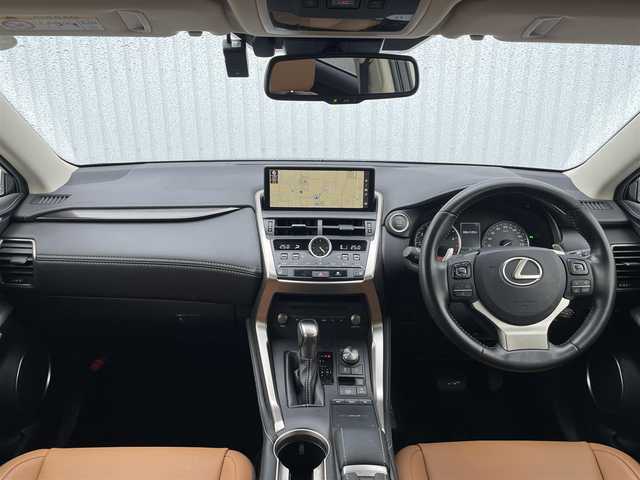 レクサス ＮＸ 300 Iパッケージ 滋賀県 2019(令1)年 2.5万km マーキュリーグレーマイカ 純正メモリナビ/・フルセグ/・Bluetooth/・CD/DVD/バックカメラ/革巻きステアリング/ステアリングスイッチ/パドルシフト/ステアリングヒーター/ETC2.0/ドライブレコーダー/レザーシート/前席パワーシート/前席シートヒーター/3眼LEDヘッドライト/オートマチックハイビーム/ブラインドスポットモニター/スマートキー/スペアキー