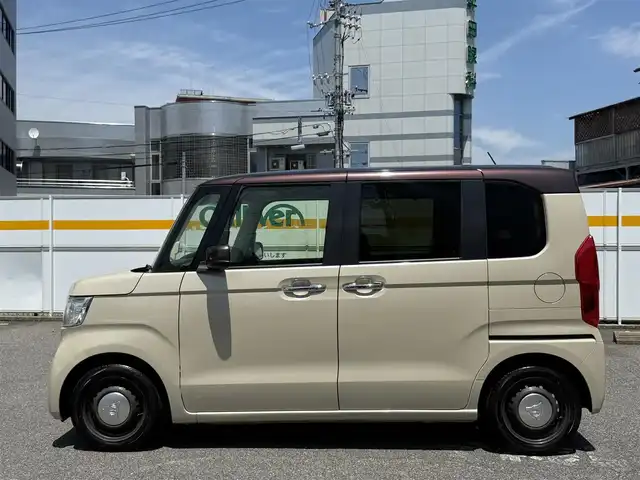 ホンダ Ｎ ＢＯＸ L 愛知県 2021(令3)年 2万km プレミアムアイボリーパールⅡ /禁煙車//ワンオーナー//コーディネートスタイル//ディープモカ・パールブラウンルーフ//ブラウン塗装ハーフホイールキャップ//アウタードアハンドルクロムメッキ//アレルクリーンプラスシート//シートヒーター//社外ナビ//フルセグ/Bluetooth/SD/CD/DVD/USB//バックカメラ//ETC//前後ドライブレコーダー//両側パワースライドドア//Honda SENSING//衝突軽減ブレーキ//誤発進抑制機能//後方誤発進抑制機能//歩行者事故低減ステアリング//路外逸脱抑制機能//アダプティブクルーズコントロール//レーンキープアシストシステム//オートハイビーム//パーキングセンサーシステム//先行車発進お知らせ機能//標識認識機能//フルLEDオートヘッドライト//充電用USBジャック×2//リアロールサンシェイド//シートバックテーブル//プッシュスタート//スペアスマートキー//VSC//ECON//オートリトラウィンカーミラー//チップアップシート//360° スーパーUV・IRカットパッケージ//ステアリングリモコン//チルトハンドル//社外フロアマット//シートリフター//保証書//取扱説明書//ナビ取扱説明書//点検整備記録簿R6.7