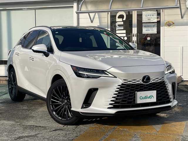 レクサス ＲＸ 350 バージョンL 神奈川県 2023(令5)年 1.8万km ソニッククォーツ ワンオーナー/純正ディスプレイオーディオ/　・コネクティッドナビ/　・フルセグTV/　・Bluetooth/パノラマルーフ/純正21インチAW/レクサスセーフティセンス/ヘッドアップディスプレイ/レーダークルーズコントロール/パノラミックビューモニター/ブラインドスポットモニター/セミアニリン革シート/全席シートヒーター/エアシート/前席パワーシート/AC100V100W/スマートキー×2/カードキー/保証書/取扱説明書