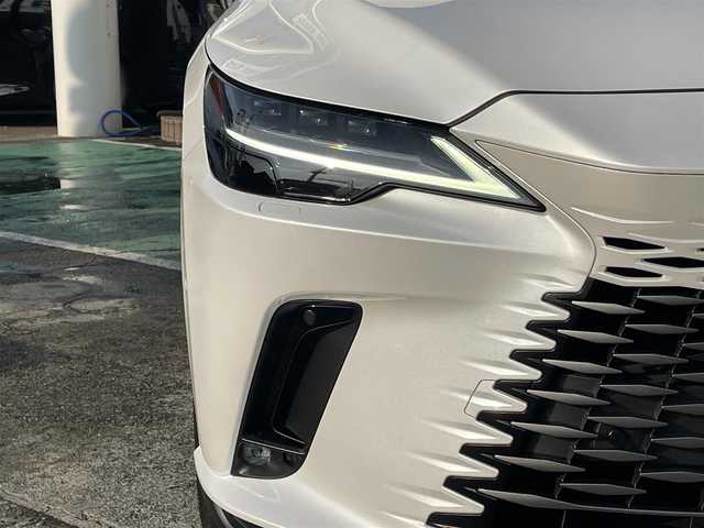 レクサス ＲＸ 350 バージョンL 神奈川県 2023(令5)年 1.8万km ソニッククォーツ ワンオーナー/純正ディスプレイオーディオ/　・コネクティッドナビ/　・フルセグTV/　・Bluetooth/パノラマルーフ/純正21インチAW/レクサスセーフティセンス/ヘッドアップディスプレイ/レーダークルーズコントロール/パノラミックビューモニター/ブラインドスポットモニター/セミアニリン革シート/全席シートヒーター/エアシート/前席パワーシート/AC100V100W/スマートキー×2/カードキー/保証書/取扱説明書