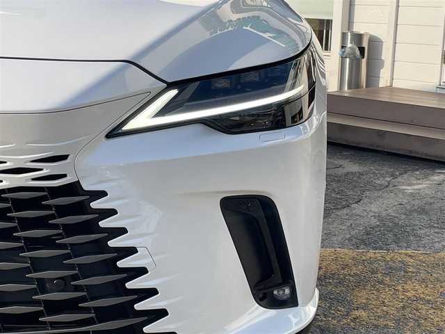 レクサス ＲＸ 350 バージョンL 神奈川県 2023(令5)年 1.8万km ソニッククォーツ ワンオーナー/純正ディスプレイオーディオ/　・コネクティッドナビ/　・フルセグTV/　・Bluetooth/パノラマルーフ/純正21インチAW/レクサスセーフティセンス/ヘッドアップディスプレイ/レーダークルーズコントロール/パノラミックビューモニター/ブラインドスポットモニター/セミアニリン革シート/全席シートヒーター/エアシート/前席パワーシート/AC100V100W/スマートキー×2/カードキー/保証書/取扱説明書