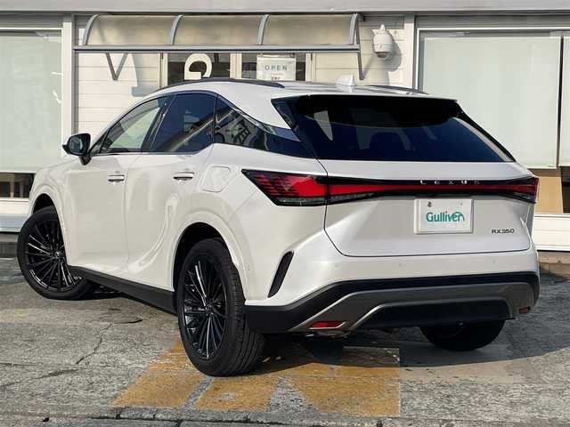 レクサス ＲＸ 350 バージョンL 神奈川県 2023(令5)年 1.8万km ソニッククォーツ ワンオーナー/純正ディスプレイオーディオ/　・コネクティッドナビ/　・フルセグTV/　・Bluetooth/パノラマルーフ/純正21インチAW/レクサスセーフティセンス/ヘッドアップディスプレイ/レーダークルーズコントロール/パノラミックビューモニター/ブラインドスポットモニター/セミアニリン革シート/全席シートヒーター/エアシート/前席パワーシート/AC100V100W/スマートキー×2/カードキー/保証書/取扱説明書