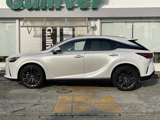 レクサス ＲＸ 350 バージョンL 神奈川県 2023(令5)年 1.8万km ソニッククォーツ ワンオーナー/純正ディスプレイオーディオ/　・コネクティッドナビ/　・フルセグTV/　・Bluetooth/パノラマルーフ/純正21インチAW/レクサスセーフティセンス/ヘッドアップディスプレイ/レーダークルーズコントロール/パノラミックビューモニター/ブラインドスポットモニター/セミアニリン革シート/全席シートヒーター/エアシート/前席パワーシート/AC100V100W/スマートキー×2/カードキー/保証書/取扱説明書