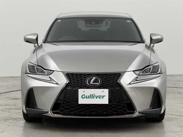 レクサス ＩＳ 300h Fスポーツ 福岡県 2018(平30)年 4.8万km ソニックチタニウム 純正ナビ　/バックカメラ　/ＥＴＣ　/前方ドラレコ　/レーダークルコン　/コーナーセンサー　/衝突軽減ブレーキ　/レーダークルコン　/ＢＳＭ　/パドルシフト　/ステアリングリモコン　/シートベンチレーション／ヒーター　/本革　/パワーシート　/シートメモリー　/ＬＥＤヘッドライト/純正１８インチアルミホイール