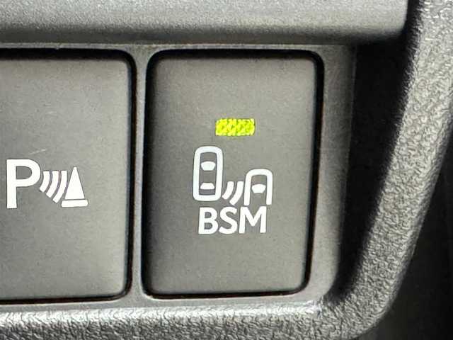 レクサス ＩＳ 300h Fスポーツ 福岡県 2018(平30)年 4.8万km ソニックチタニウム 純正ナビ　/バックカメラ　/ＥＴＣ　/前方ドラレコ　/レーダークルコン　/コーナーセンサー　/衝突軽減ブレーキ　/レーダークルコン　/ＢＳＭ　/パドルシフト　/ステアリングリモコン　/シートベンチレーション／ヒーター　/本革　/パワーシート　/シートメモリー　/ＬＥＤヘッドライト/純正１８インチアルミホイール