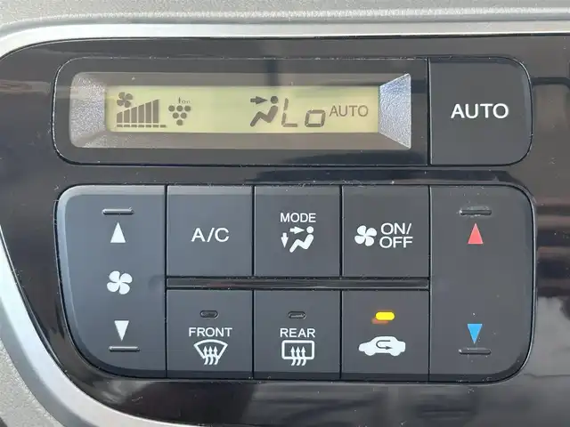 ホンダ Ｎ ＢＯＸ G Lパッケージ 熊本県 2015(平27)年 6.1万km カトラリーシルバーM 純正SDナビDTV(VXM-164VFi)/・CD/DVD/BT/AUX/バックカメラ/ウィンカードアミラー/ヘッドライトレベライザー/ドラレコ/パワースライドドア/マット/バイザー/スマートキー