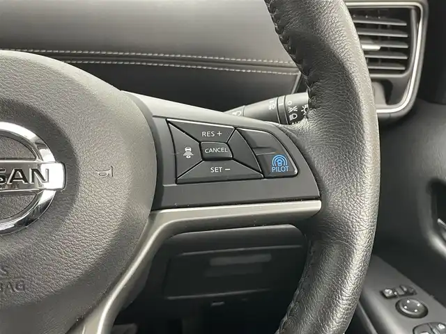 日産 セレナ ハイウェイスター Vセレクション 岡山県 2018(平30)年 7.8万km マルーンレッド 2トーン 純正9インチナビ MM517D-L/地デジ/BT/DVD/CD/HDMI/純正フリップダウンモニター/アラウンドビューモニター/プロパイロット /両側パワースライドドア/LEDヘッドライト/エマージェンシーブレーキ/プッシュスタート /スマートキー/純正フロアマット/オートライト /インテリジェントルームミラー/ビルトインETC/純正16インチアルミホイール/純正ドラレコ /パーキングアシスト/新車保証書/取扱説明書/スペアキー×1