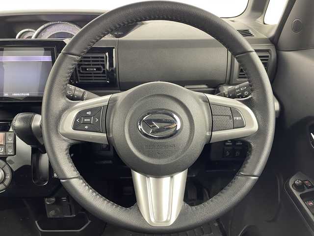 ダイハツ ウェイク G ターボ　レジャーエディション SA Ⅱ 大阪府 2017(平29)年 7.4万km パールホワイトⅢ /オフビートカーキM スマートアシストII/・衝突回避支援ブレーキ機能/・衝突警報機能（対車両・対歩行者）/・誤発進抑制制御機能/・車線逸脱警報機能/・先行車発進お知らせ機能/純正ナビ/バックカメラ/両側パワースライドドア/横滑り防止装置/アイドリングストップ/純正15インチアルミホイール/スマートキー/プッシュスタート/ETC