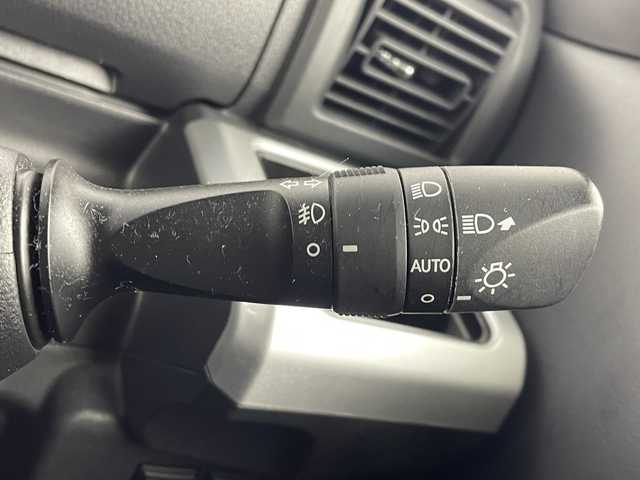 ダイハツ ウェイク G ターボ　レジャーエディション SA Ⅱ 大阪府 2017(平29)年 7.4万km パールホワイトⅢ /オフビートカーキM スマートアシストII/・衝突回避支援ブレーキ機能/・衝突警報機能（対車両・対歩行者）/・誤発進抑制制御機能/・車線逸脱警報機能/・先行車発進お知らせ機能/純正ナビ/バックカメラ/両側パワースライドドア/横滑り防止装置/アイドリングストップ/純正15インチアルミホイール/スマートキー/プッシュスタート/ETC