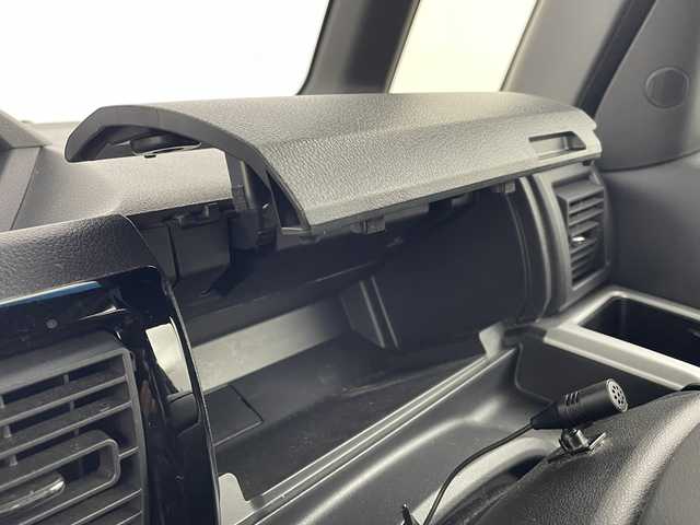 ダイハツ ウェイク G ターボ　レジャーエディション SA Ⅱ 大阪府 2017(平29)年 7.4万km パールホワイトⅢ /オフビートカーキM スマートアシストII/・衝突回避支援ブレーキ機能/・衝突警報機能（対車両・対歩行者）/・誤発進抑制制御機能/・車線逸脱警報機能/・先行車発進お知らせ機能/純正ナビ/バックカメラ/両側パワースライドドア/横滑り防止装置/アイドリングストップ/純正15インチアルミホイール/スマートキー/プッシュスタート/ETC