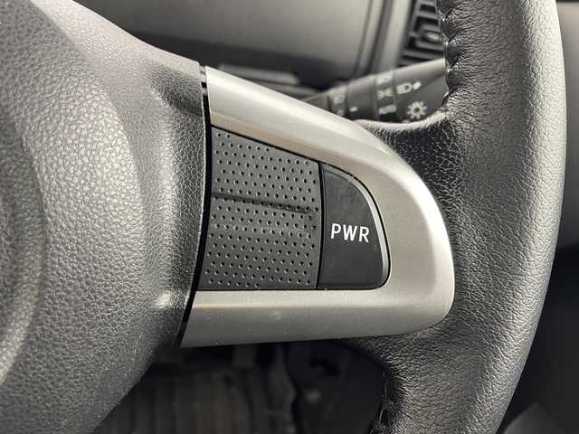 ダイハツ ウェイク G ターボ　レジャーエディション SA Ⅱ 大阪府 2017(平29)年 7.4万km パールホワイトⅢ /オフビートカーキM スマートアシストII/・衝突回避支援ブレーキ機能/・衝突警報機能（対車両・対歩行者）/・誤発進抑制制御機能/・車線逸脱警報機能/・先行車発進お知らせ機能/純正ナビ/バックカメラ/両側パワースライドドア/横滑り防止装置/アイドリングストップ/純正15インチアルミホイール/スマートキー/プッシュスタート/ETC