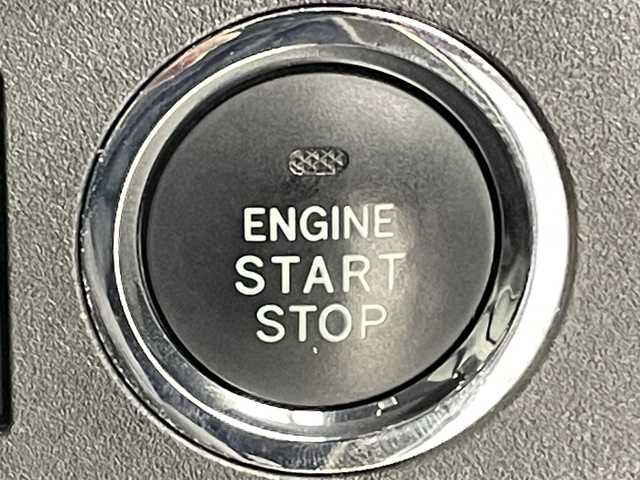 ダイハツ ウェイク G ターボ　レジャーエディション SA Ⅱ 大阪府 2017(平29)年 7.4万km パールホワイトⅢ /オフビートカーキM スマートアシストII/・衝突回避支援ブレーキ機能/・衝突警報機能（対車両・対歩行者）/・誤発進抑制制御機能/・車線逸脱警報機能/・先行車発進お知らせ機能/純正ナビ/バックカメラ/両側パワースライドドア/横滑り防止装置/アイドリングストップ/純正15インチアルミホイール/スマートキー/プッシュスタート/ETC