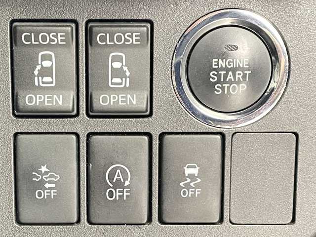 ダイハツ ウェイク G ターボ　レジャーエディション SA Ⅱ 大阪府 2017(平29)年 7.4万km パールホワイトⅢ /オフビートカーキM スマートアシストII/・衝突回避支援ブレーキ機能/・衝突警報機能（対車両・対歩行者）/・誤発進抑制制御機能/・車線逸脱警報機能/・先行車発進お知らせ機能/純正ナビ/バックカメラ/両側パワースライドドア/横滑り防止装置/アイドリングストップ/純正15インチアルミホイール/スマートキー/プッシュスタート/ETC