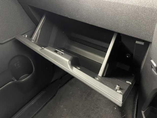 ダイハツ ウェイク G ターボ　レジャーエディション SA Ⅱ 大阪府 2017(平29)年 7.4万km パールホワイトⅢ /オフビートカーキM スマートアシストII/・衝突回避支援ブレーキ機能/・衝突警報機能（対車両・対歩行者）/・誤発進抑制制御機能/・車線逸脱警報機能/・先行車発進お知らせ機能/純正ナビ/バックカメラ/両側パワースライドドア/横滑り防止装置/アイドリングストップ/純正15インチアルミホイール/スマートキー/プッシュスタート/ETC