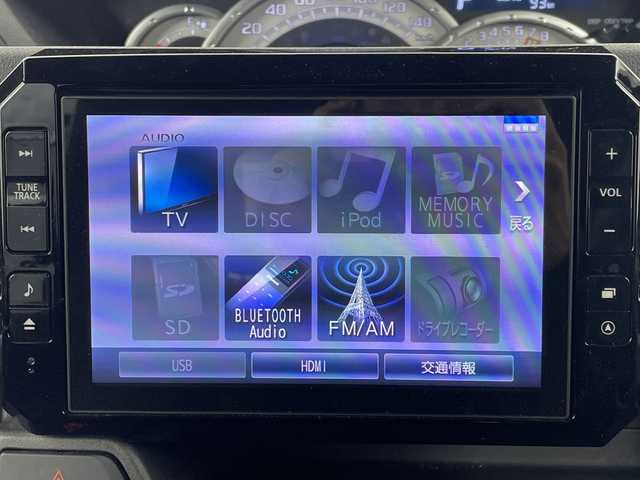 ダイハツ ウェイク G ターボ　レジャーエディション SA Ⅱ 大阪府 2017(平29)年 7.4万km パールホワイトⅢ /オフビートカーキM スマートアシストII/・衝突回避支援ブレーキ機能/・衝突警報機能（対車両・対歩行者）/・誤発進抑制制御機能/・車線逸脱警報機能/・先行車発進お知らせ機能/純正ナビ/バックカメラ/両側パワースライドドア/横滑り防止装置/アイドリングストップ/純正15インチアルミホイール/スマートキー/プッシュスタート/ETC