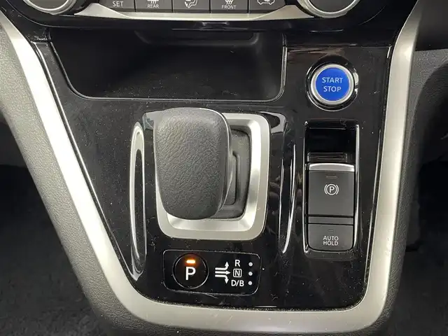 日産 セレナ e－パワー ハイウェイスター V 大分県 2019(平31)年 7.7万km ブリリアントホワイトパール 純正9型ナビ/Bluetooth/CD/DVD/フルセグ/ブルーレイ/両側パワースライドドア/プロパイロット/アラウンドビューモニター/シートヒーター（D＋N）/ステアリングヒーター/コーナーセンサー（前後）/ドライブレコーダー/ビルトインETC/革巻ステアリング/オートライト/LEDヘッドライト/社外16インチアルミホイール/保証書、取扱説明書、スペアキー、リモコン有り/グレード＝ セカンドスライドアップシートe-POWER HWS V