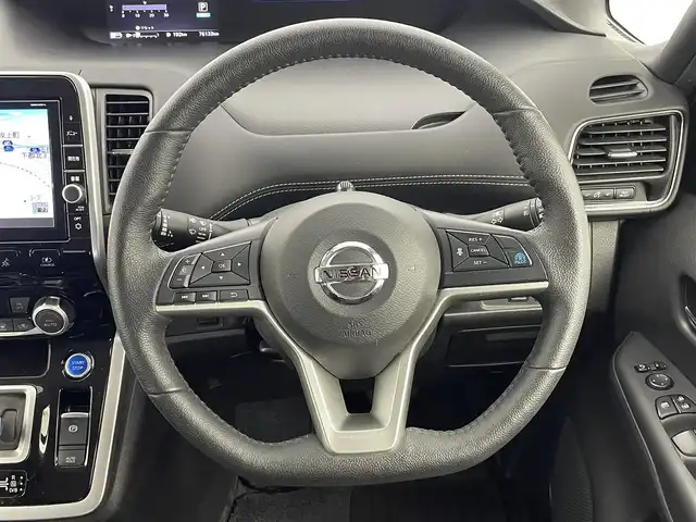 日産 セレナ e－パワー ハイウェイスター V 大分県 2019(平31)年 7.7万km ブリリアントホワイトパール 純正9型ナビ/Bluetooth/CD/DVD/フルセグ/ブルーレイ/両側パワースライドドア/プロパイロット/アラウンドビューモニター/シートヒーター（D＋N）/ステアリングヒーター/コーナーセンサー（前後）/ドライブレコーダー/ビルトインETC/革巻ステアリング/オートライト/LEDヘッドライト/社外16インチアルミホイール/保証書、取扱説明書、スペアキー、リモコン有り/グレード＝ セカンドスライドアップシートe-POWER HWS V