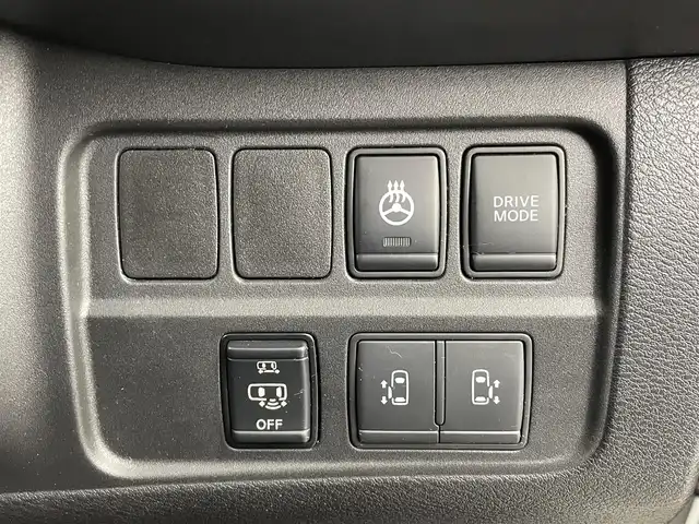 日産 セレナ e－パワー ハイウェイスター V 大分県 2019(平31)年 7.7万km ブリリアントホワイトパール 純正9型ナビ/Bluetooth/CD/DVD/フルセグ/ブルーレイ/両側パワースライドドア/プロパイロット/アラウンドビューモニター/シートヒーター（D＋N）/ステアリングヒーター/コーナーセンサー（前後）/ドライブレコーダー/ビルトインETC/革巻ステアリング/オートライト/LEDヘッドライト/社外16インチアルミホイール/保証書、取扱説明書、スペアキー、リモコン有り/グレード＝ セカンドスライドアップシートe-POWER HWS V