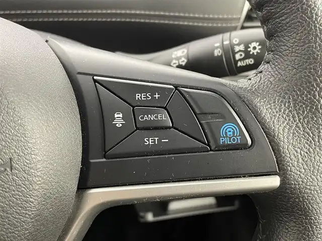日産 セレナ e－パワー ハイウェイスター V 大分県 2019(平31)年 7.7万km ブリリアントホワイトパール 純正9型ナビ/Bluetooth/CD/DVD/フルセグ/ブルーレイ/両側パワースライドドア/プロパイロット/アラウンドビューモニター/シートヒーター（D＋N）/ステアリングヒーター/コーナーセンサー（前後）/ドライブレコーダー/ビルトインETC/革巻ステアリング/オートライト/LEDヘッドライト/社外16インチアルミホイール/保証書、取扱説明書、スペアキー、リモコン有り/グレード＝ セカンドスライドアップシートe-POWER HWS V