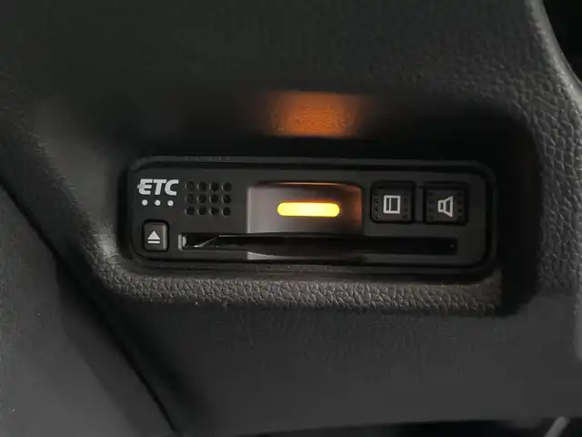 ホンダ フィット 13G L ホンダセンシング 三重県 2019(令1)年 3万km ルナシルバーM ガソリン/FF/フロアCVT/JVCケンウッド 8インチ『彩速ナビ』 MDV-S811HDL/（FM/AM/CD/DVD/iPod/USB/SD/内蔵メモリ/TV/Bluetooth/HDMI）/バックカメラ/ドライブレコーダー 全方位＋後方/ビルトイン ETC/Honda SENSING/・衝突軽減ブレーキ［CMBS］/・車線維持支援システム［LKAS］/・アダプティブクルーズコントロール［ACC］/・路外逸脱抑制機能/・標識認識機能/・先行車発進お知らせ機能/・VSA（ABS＋TRC、横すべり抑制）/・コーナーセンサー（純正・ディーラーOP）/など/装備/・オートエアコン/・オートライト/・LEDヘッドランプ/・ステアリングスイッチ/・インフォメーションディスプレイ/・ECONスイッチ/・電動格納ドアミラー/・プッシュスタート/・スマートキーx2/・純正ホイールキャップ＋15インチスチールホイール/など