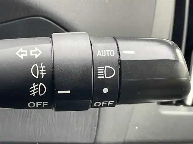 トヨタ プリウス G ツーリングセレクション 岐阜県 2013(平25)年 7.1万km ホワイトパールマイカ (株)IDOMが運営する【じしゃロン多治見店】の自社ローン専用車両になります。こちらは現金またはオートローンご利用時の価格です。自社ローンご希望の方は別途その旨お申付け下さい。/純正ナビ/パワーシート/オートライト/ドライブレコーダー（SDなし）/ビルトインETC/プッシュスタート
