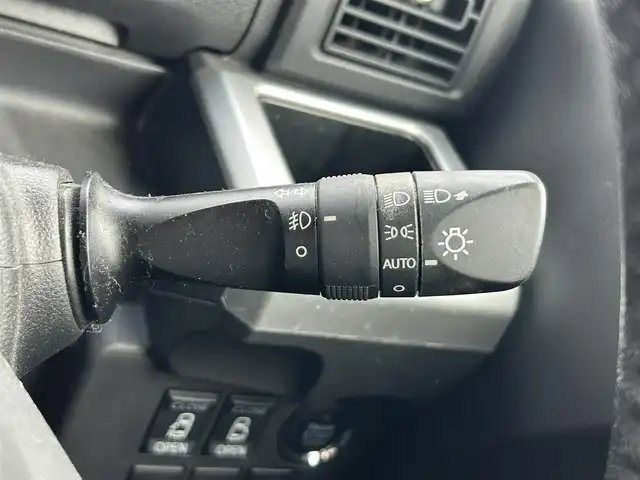 ダイハツ ウェイク G ターボ SA Ⅱ 静岡県 2017(平29)年 7.6万km オフビートカーキM フルセグテレビ/メモリナビ/バックカメラ/プッシュスタート/両側パワースライドドア/ETC/衝突被害軽減システム/オートライト/コーナーセンサー/横滑り防止装置