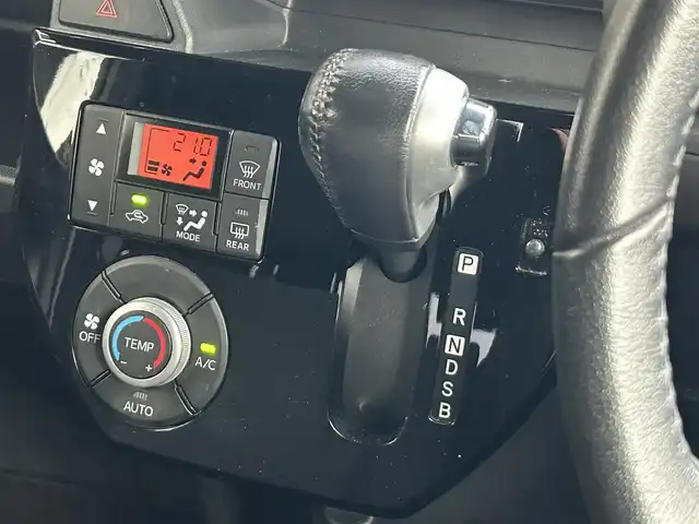 ダイハツ ウェイク G ターボ SA Ⅱ 静岡県 2017(平29)年 7.6万km オフビートカーキM フルセグテレビ/メモリナビ/バックカメラ/プッシュスタート/両側パワースライドドア/ETC/衝突被害軽減システム/オートライト/コーナーセンサー/横滑り防止装置