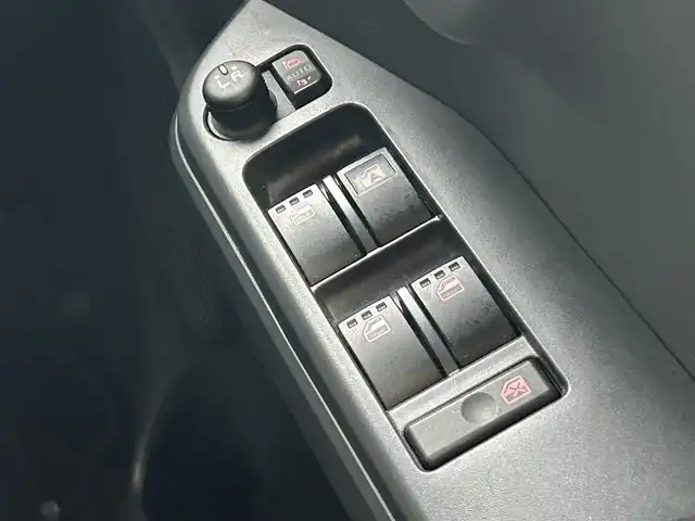 ダイハツ ウェイク G ターボ SA Ⅱ 静岡県 2017(平29)年 7.6万km オフビートカーキM フルセグテレビ/メモリナビ/バックカメラ/プッシュスタート/両側パワースライドドア/ETC/衝突被害軽減システム/オートライト/コーナーセンサー/横滑り防止装置