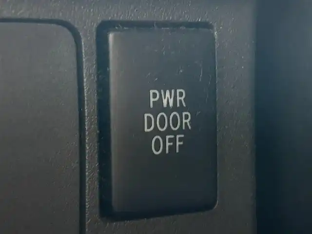 ダイハツ ウェイク G ターボ SA Ⅱ 静岡県 2017(平29)年 7.6万km オフビートカーキM フルセグテレビ/メモリナビ/バックカメラ/プッシュスタート/両側パワースライドドア/ETC/衝突被害軽減システム/オートライト/コーナーセンサー/横滑り防止装置