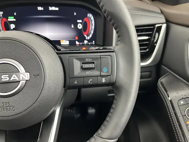 日産 エクストレイル G e－4ORCE 大分県 2024(令6)年 0.2万km ダイヤモンドブラック 純正１２．３インチナビ　/（Bluetooth/フルセグTV/USB端子/CarPlay）　/駐車支援（プロパイロットパーキング）/アラウンドビューモニター　/プロパイロット　/１００Ｖ電源　　/ビルトインETC2.0　/デジタルインナーミラー/LEDライト/電動リアゲード/前席パワーシート/運転席ポジションメモリー/各席シートヒーター/ステアリングヒーター/ステアリングスイッチ/オートブレーキホールド/保証書/スペアキー/純正アルミホイール