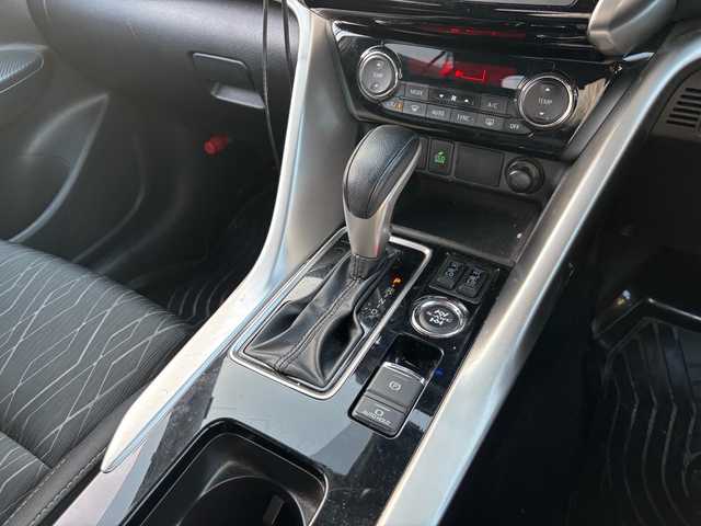 三菱 エクリプス クロス G 福岡県 2019(平31)年 12.1万km シルキーホワイト ALPINE製ナビ（XF11Z）/　CD、DVD、SD、USB、HDMI/フルセグTV/前席シートヒーター/ETC/パドルシフト/クルーズコントロール/衝突軽減ブレーキ/コーナーセンサー/ブラインドスポットモニター/ALPINE製ツイーター/社外レーダー/LEDヘッドライト/フォグランプ/プッシュスタート/スペアキー×1本/保証書/説明書