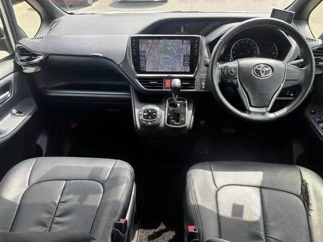トヨタ ヴォクシー ZS 福岡県 2014(平26)年 8.9万km ホワイトパールクリスタルシャイン １６インチアルミホイール/両側パワースライドドア　/純正ＥＴＣ　/ＬＥＤヘッドライト　/アルパインビッグナビ　/フルセグTV/純正フロアマット　/プッシュスタートスイッチ　/クルーズコントロール/横滑り防止装置/オートライト/アルパイン製後席用モニター/ダブルゾーン/アイドリングストップ/レザー調シートカバー/スマートキー