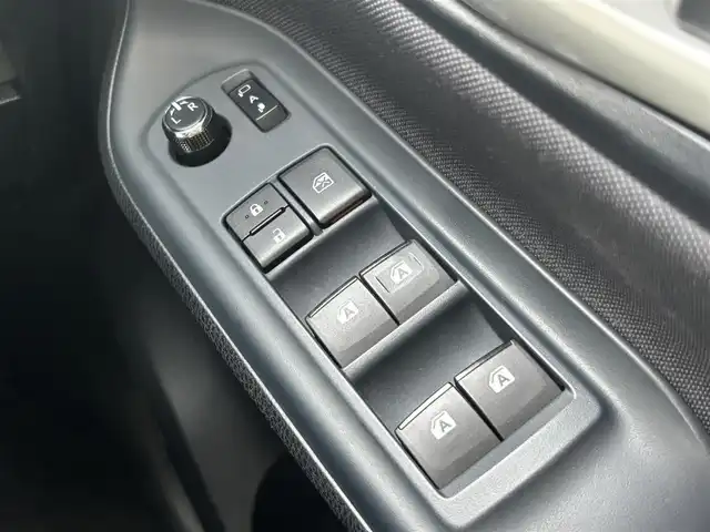 トヨタ ヴォクシー ZS 福岡県 2014(平26)年 8.9万km ホワイトパールクリスタルシャイン １６インチアルミホイール/両側パワースライドドア　/純正ＥＴＣ　/ＬＥＤヘッドライト　/アルパインビッグナビ　/フルセグTV/純正フロアマット　/プッシュスタートスイッチ　/クルーズコントロール/横滑り防止装置/オートライト/アルパイン製後席用モニター/ダブルゾーン/アイドリングストップ/レザー調シートカバー/スマートキー