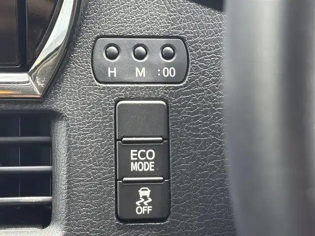 トヨタ ヴォクシー ZS 福岡県 2014(平26)年 8.9万km ホワイトパールクリスタルシャイン １６インチアルミホイール/両側パワースライドドア　/純正ＥＴＣ　/ＬＥＤヘッドライト　/アルパインビッグナビ　/フルセグTV/純正フロアマット　/プッシュスタートスイッチ　/クルーズコントロール/横滑り防止装置/オートライト/アルパイン製後席用モニター/ダブルゾーン/アイドリングストップ/レザー調シートカバー/スマートキー